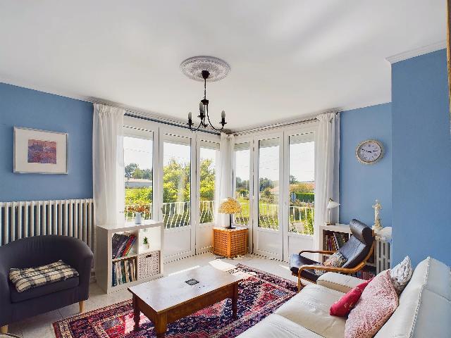 Huis te koop in RIBÉRAC 24600 Dordogne Aquitaine France: Eengezinswoning met 3 slaapkamers op loopafstand van Ribérac. EXCLUSIEF BIJ BEAUX VILLAGES! We presenteren met trots deze woning met 3 slaapkamers, gelegen op loopafstand van Ribérac met al haar voo...