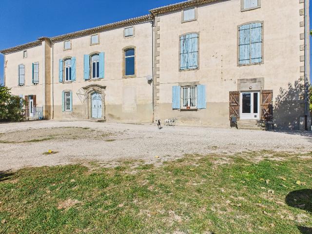 Huis te koop in CAILHAVEL 11240 Aude Languedoc Roussillon France: Kasteel: grote ontvangstruimtes, tuinen en bijgebouwen! EXCLUSIEF BIJ BEAUX VILLAGES! Gelegen in een rustig dorp met gemakkelijke toegang tot Carcassonne, Mirepoix, Castelnaudary en Limoux. Dit pracht...