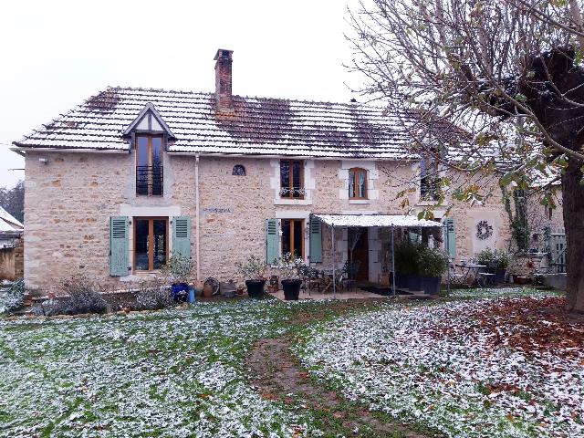 Huis te koop in&nbsp;COULONGES-LES-HÉROLLES 86290 Vienne Poitou-Charentes France: Prachtig gepresenteerd huis met 2 slaapkamers in een gehucht. Deze charmante cottage, volledig gerenoveerd, heeft een overvloed aan charme. Gelegen in een rustig gehucht aan het einde van een weg, hoe...