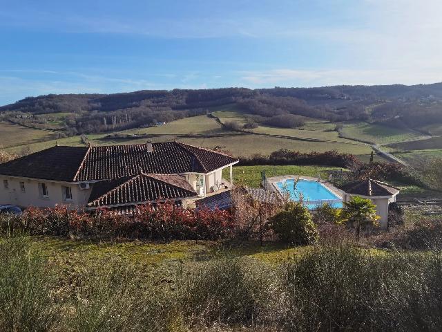 Huis te koop in&nbsp;SAINTE-JULIETTE 82110 Tarn-et-Garonne Midi-Pyrénées France: Moderne gelijkvloerse woning met 4 slaapkamers, zwembad en een uitzonderlijk uitzicht, op 10 minuten van Lauzerte en Montcuq. Deze moderne gelijkvloerse woning, gebouwd in 2012, combineert modern comf...