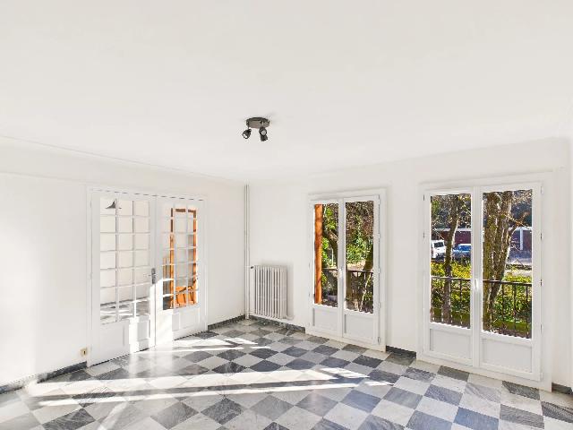 Appartement te koop in&nbsp;AIX-EN-PROVENCE 13080 Bouches-du-Rhône Provence Alpes Côte d'Azur France: 2-kamerappartement in Aix-en-Provence 13100. ACTUEL IMMOBILIER biedt dit charmante appartement met één slaapkamer (Type 2) van circa 43 m² aan, gelegen op de eerste verdieping van een beveiligde re...