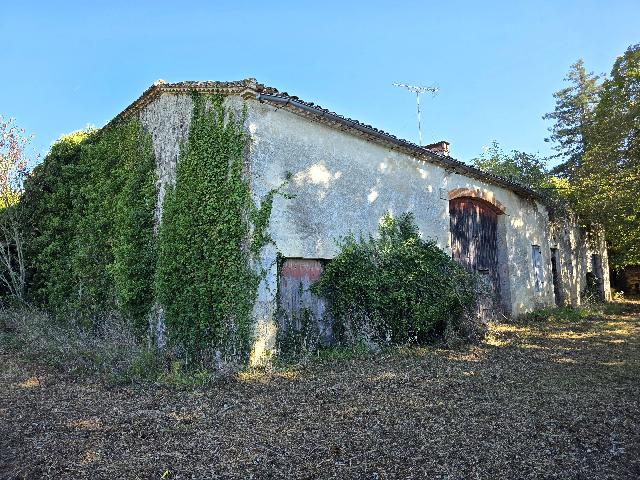 Maison&agrave; vendre &agrave;&nbsp;MONSÉGUR 33580 Gironde: Ancienne ferme à rénover. À l’entrée d’un village paisible, cette ferme traditionnelle en pierre constitue une opportunité exceptionnelle pour les acquéreurs à la recherche d’un projet de...