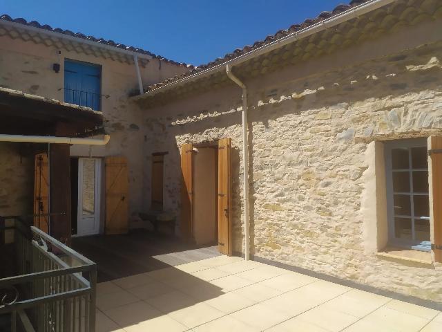 Haus zu verkaufen in&nbsp;MONTAZELS 11190 Aude Languedoc Roussillon Frankreich: Haus mit drei Schlafzimmern, großer Terrasse und Garage. Dieses renovierte Haus mit drei Schlafzimmern liegt im Zentrum von Montazels, nur wenige Gehminuten von den Annehmlichkeiten der Städte Couiz...