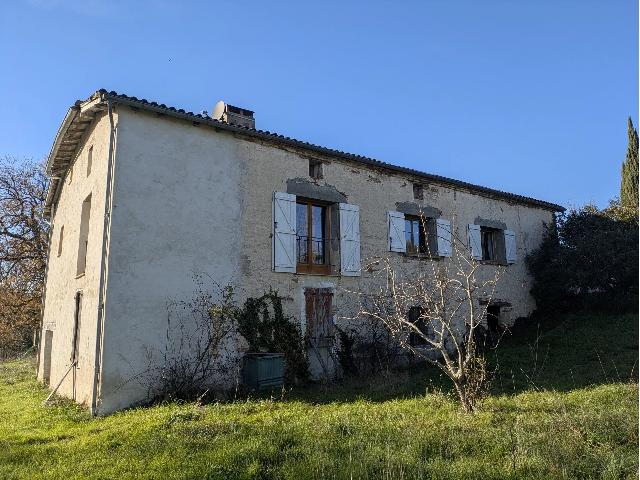 Equestrian-property&nbsp;for sale&nbsp;BOUDOU 82200 Tarn-et-Garonne Midi-Pyrénées France: Spacious 220 m² Farmhouse with Guest House and Equestrian Land near Moissac. Spacious 220 m² Farmhouse with Guest House and Equestrian Land near Moissac. Set in a stunning natural environment just t...