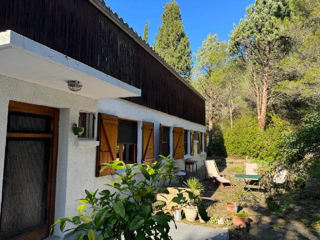 Maison &agrave; vendre &agrave;&nbsp;LIMOUX 11300 Aude Languedoc Roussillon France: Projet de rénovation intéressant avec terrain au cœur de Limoux. Une opportunité rare et excitante d'acheter une propriété avec près de 5000m2 de terrain à quelques pas du centre ville de Limo...