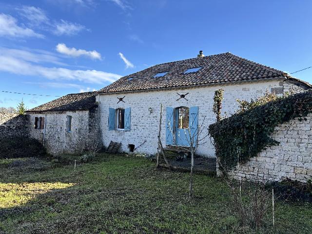 Huis te koop in&nbsp;MONTAIGU-DE-QUERCY 82150 Tarn-et-Garonne Midi-Pyrénées France: Kleine boerderij in een afgelegen gehucht nabij Montaigu-de-Quercy. Charmante woning gelegen op een rustige locatie, op een paar minuten van Montaigu-de-Quercy.<br />
<br />
Prachtige, traditionele restauratie ...