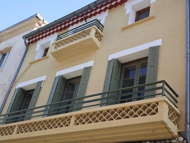 Huis te koop in&nbsp;QUILLAN 11500 Aude Languedoc Roussillon Frankrijk: Schitterend pand in het centrum met terrastuin aan de rivier. EXCLUSIEF BIJ BEAUX VILLAGES! Een zeldzame kans om een ​​uniek pand in het centrum te verwerven met indrukwekkende afmetingen – vol ...