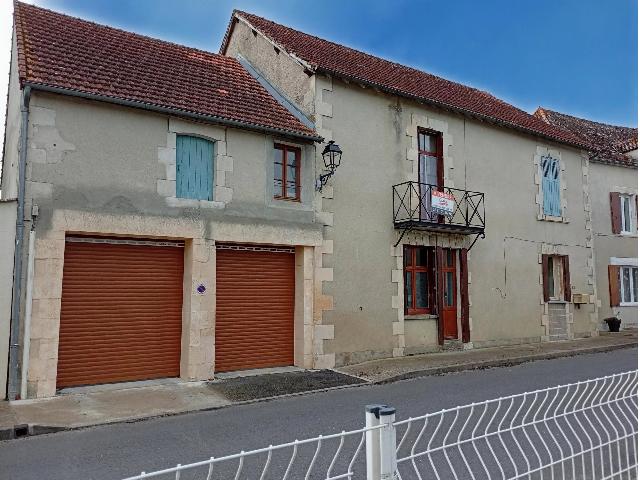 House&nbsp;for sale&nbsp;LIGLET 86290 Vienne Poitou-Charentes France: Four Bedrooms | 0.7 Hectares | Garage, Barn and Expansion Potential | Central Liglet. Space, flexibility and future potential — this substantial four-bedroom family home in Liglet offers the rare co...