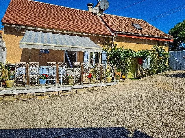 Huis te koop in&nbsp;PUYJOURDES 46260 Lot Midi-Pyrénées France: Charmant huis vlakbij de Route de Saint Jacques met stenen schuur en bijgebouwen. Gelegen nabij de Route de Saint Jacques en aan een populaire wandelroute, in het hart van een van de meest geliefde re...