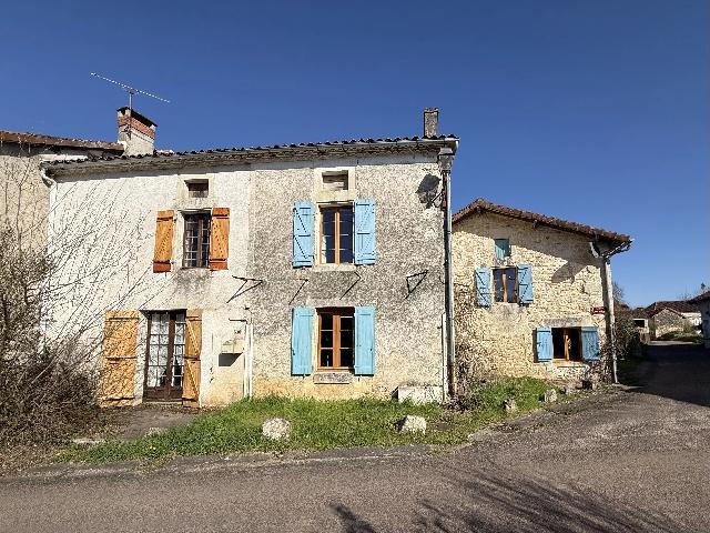 Huis te koop in&nbsp;SAINT-PARDOUX-LA-RIVIÈRE 24470 Dordogne Aquitaine Frankrijk: Huis met 5 slaapkamers en tuin aan de rand van het dorp. RUIM PAND, EXCLUSIEF AANGEBODEN IN BEAUX VILLAGES!<br />
<br />
Gelegen in een rustige straat, op slechts 5 minuten van Saint-Pardoux-La-Rivière, met ee...