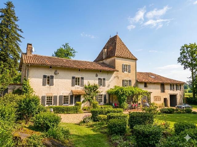 House&nbsp;for sale&nbsp;MONTBRON 16220 Charente Poitou-Charentes France: 18th century Manor House with Guest Annexe and Swimming Pool. Ideally situated in the bucolic Charente countryside, this beautiful 18th-century country estate offers privacy, charm and generous living...