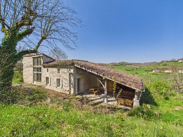 Huis te koop in&nbsp;SAINT-MAURIN 47270 Lot-et-Garonne Aquitaine Frankrijk: Gerenoveerd stenen landhuis met panoramisch uitzicht – Saint-Maurin. EXCLUSIEF BIJ BEAUX VILLAGES! Charmant stenen landhuis, perfect voor natuurliefhebbers die op zoek zijn naar rust en stilte. Idea...