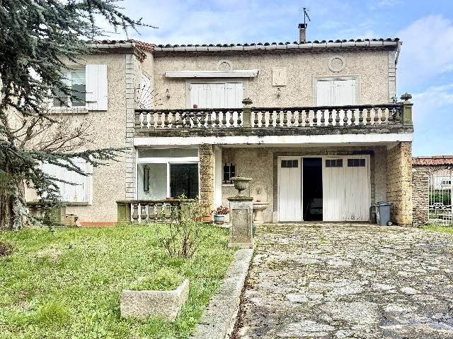 Huis te koop in&nbsp;CARCASSONNE 11000 Aude Languedoc Roussillon France: Mediterrane woning in Carcassonne, ideaal voor gezinnen, met zwembad en tuin. Deze mediterrane woning is gelegen in een rustige buurt op een eigen perceel van circa 800 m² in Carcassonne, vlakbij de ...