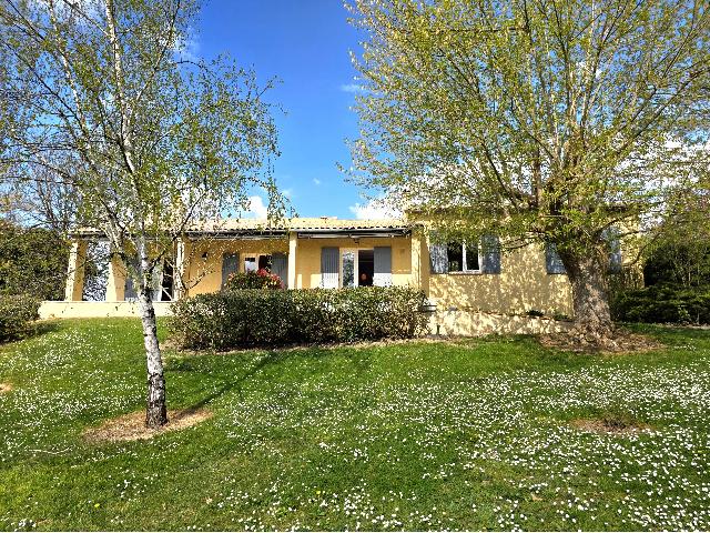 Maison &agrave; vendre &agrave;&nbsp;EYMET 24500 Dordogne Aquitaine France: Maison et piscine, situées dans un environnement boisé et calme près d'Eymet. Cette magnifique propriété bénéficie d'un emplacement exceptionnel, entourée de son propre bois et à l'abri de l'...
