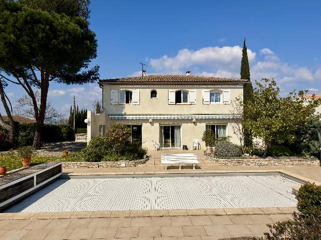 Huis te koop in&nbsp;CARCASSONNE 11000 Aude Languedoc Roussillon France: Elegante woning met 3 slaapkamers, zwembad en privétuin – op loopafstand van het centrum van Carcassonne. Op loopafstand van het centrum van Carcassonne:<br />
Deze solide en prachtig onderhouden woning...