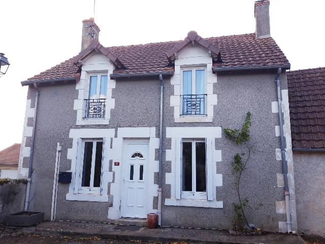 Huis te koop in&nbsp;LIGLET 86290 Vienne Poitou-Charentes France: Charmant vrijstaand huisje in een populair dorp. EXCLUSIEF BIJ BEAUX VILLAGES! Dit mooie huisje is direct te betrekken. Aan een rustig straatje in een dorp met een bar en bakkerij vindt u deze charman...