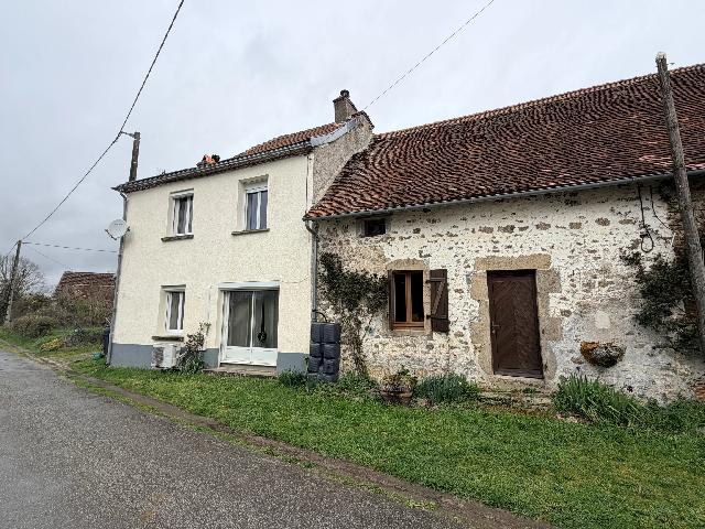 Huis te koop in&nbsp;MAGNAC-LAVAL 87190 Haute-Vienne Limousin France: Landhuis met aangebouwd gastenverblijf, grond en weilanden. EXCLUSIEF BIJ BEAUX VILLAGES! Gelegen in een klein gehucht net buiten Magnac Laval, vindt u dit hoofdhuis met aangebouwd gastenverblijf, per...