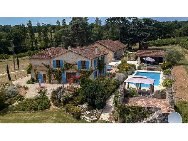 Huis te koop in&nbsp;MONTRÉAL 32250 Gers Midi-Pyrénées France: Een adembenemend landgoed in Gascogne. Gelegen in de glooiende heuvels van de Gers, biedt dit prachtig gerestaureerde landgoed rust, privacy en een panoramisch uitzicht over het landschap, op slechts ...