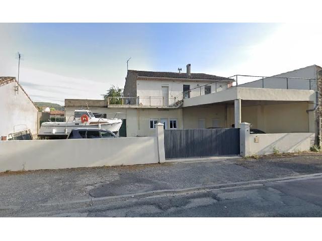 Huis te koop in&nbsp;CARCASSONNE 11000 Aude Languedoc Roussillon France: Gerenoveerd groot huis met veel potentie voor bedrijfsactiviteiten – Strategische locatie tussen Carcassonne en Narbonne. Dit ruime, gerenoveerde huis met veel potentie is ideaal gelegen in een dyna...