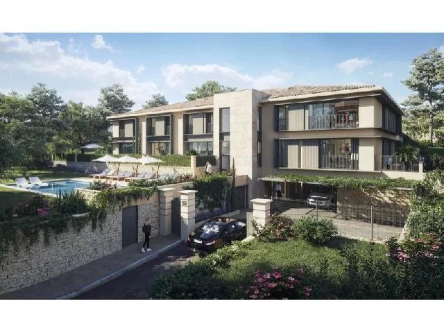 Appartement&agrave; vendre &agrave;&nbsp;AIX-EN-PROVENCE 13080 Bouches-du-Rhône: Rare Appartement Panorama Sainte Victoire T3. A 1,5 km du centre d'Aix-en-Provence, Magnifique appartement dans une résidence de luxe avec piscine.<br />
T4 en R+1 avec vue imprenable sur la Sainte victoi...