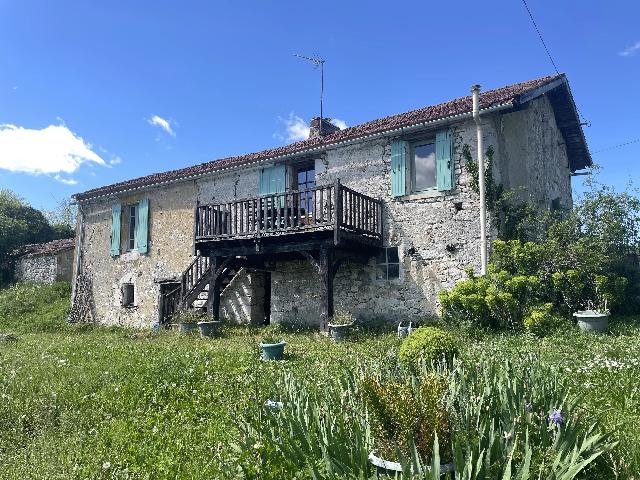 Maison&agrave; vendre &agrave;&nbsp;VILLERÉAL 47210 Lot-et-Garonne: Maison à la campagne située dans une position fantastique. EN EXCLUSIVITÉ! Nichée dans la campagne vallonnée du Sud-Ouest de la France, cette charmante propriété indépendante bénéficie d'un ...