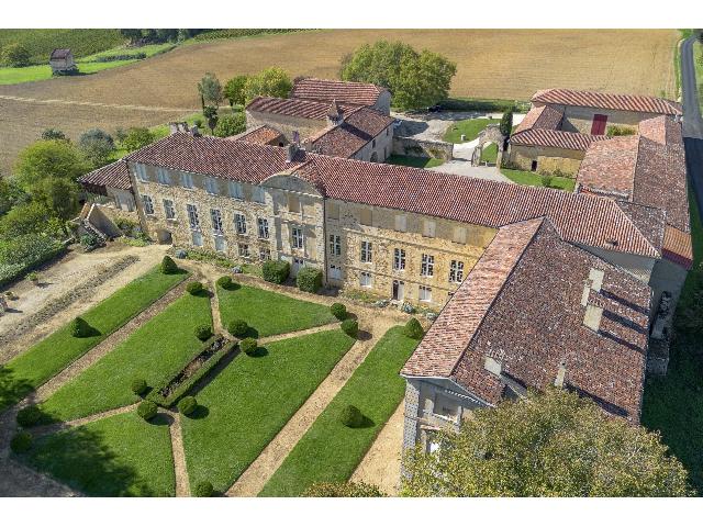 House for sale in&nbsp;VALENCE-SUR-BAÏSE 32310 Gers Midi-Pyrénées France: A Rare 17th-Century Château in Gascony. EXCLUSIVE TO BEAUX VILLAGES! Step into history with this magnificent 17th-century château, an authentic expression of French classical architecture and Gascon...