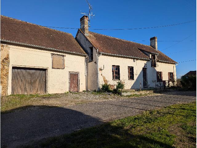 Huis te koop in&nbsp;COULONGES-LES-HÉROLLES 86290 Vienne Poitou-Charentes Frankrijk: Sfeervol huisje, gelegen in het hart van de Vienne. EXCLUSIEF BIJ BEAUX VILLAGES! Dit schattige huisje, momenteel bewoonbaar, biedt een prachtige kans om (onder voorbehoud van de benodigde vergunninge...