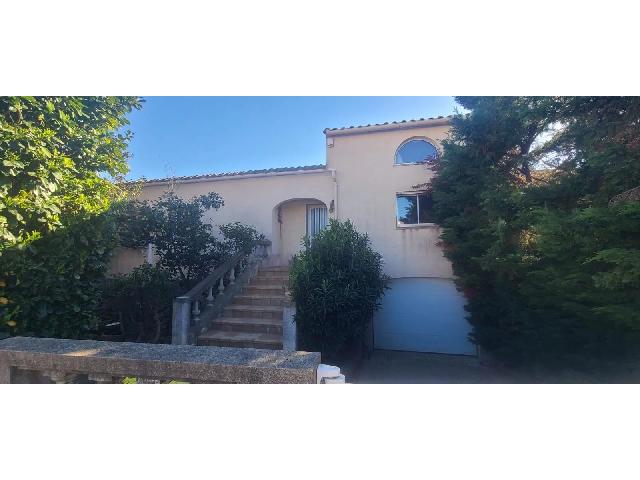 Huis te koop in&nbsp;VILLENEUVE-DE-LA-RAHO 66180 Pyrénées-Orientales Languedoc Roussillon France: Villa van 212 m², 5 slaapkamers + bijgebouw van 175 m², zwembad, uitzicht op de bergen. Gelegen in het zeer gewilde dorp Villeneuve-de-la-Raho, op slechts enkele minuten van Perpignan, biedt dit uit...