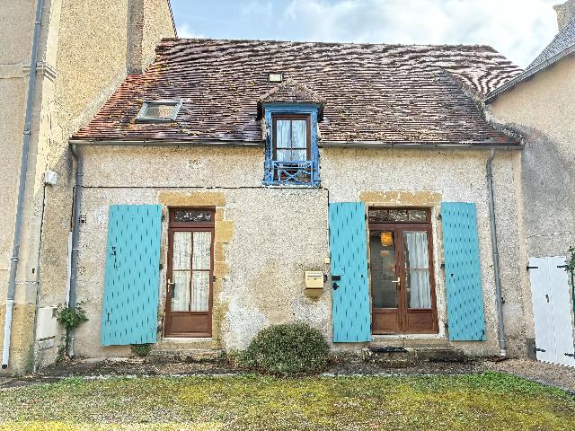 House&nbsp;for sale&nbsp;BRIGUEIL-LE-CHANTRE 86290 Vienne Poitou-Charentes France: Charming village house with attached garden. EXCLUSIVE TO BEAUX VILLAGES! Good sized terraced village house with garden and outbuildings, located in the heart of Brigueil le Chantre. Deceptively spaci...