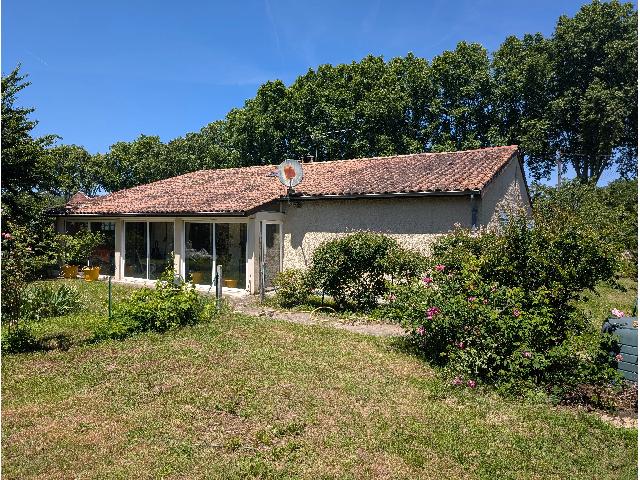 House&nbsp;for sale&nbsp;LE TEMPLE-SUR-LOT 47110 Lot-et-Garonne Aquitaine France: Modern cottage in a quiet riverside commune. This 3-bed single-storey house is in a small riverside village to the west of Villeneuve-sur-Lot. It has a spacious lounge-diner with woodstove and access ...