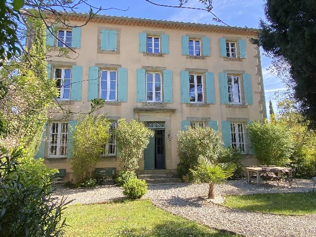 Huis te koop in&nbsp;CARCASSONNE 11000 Aude Languedoc Roussillon France: Woonhuis met een terrein van 1679 m2 voorzien van een zwembad. , 16 slaapkamers, 12 badkamers en een woonoppervlakte van 594 m2. Elektrische verwarming....