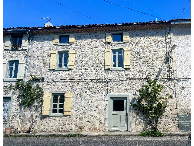 Huis te koop in&nbsp;BÉLESTA 09300 Ariège Midi-Pyrénées France: Woonhuis met een terrein van 1785 m2. Indeling: 5 vertrekken, 2 slaapkamers, 2 badkamers Elektrische verwarming....