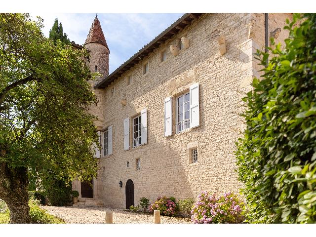 Haus zu verkaufen in&nbsp;ALBI 81000 Tarn Midi-Pyrénées Frankreich: Haus mit einem Grundstück von 8396 qm und einem Schwimmbad. Anordnung: 13 Räume, 6 Schlafzimmer, 4 Badezimmer und eine Wohnfläche von 287 qm....