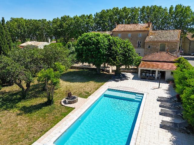 Haus&nbsp;zu verkaufen in&nbsp;CARCASSONNE 11000 Aude Frankreich. Haus mit einem Grundstück von 1831 qm und einem Schwimmbad. Anordnung: 11 Räume, 7 Schlafzimmer, 7 Badezimmer und eine Wohnfläche von 390 qm. Heizung auf Heizöl....