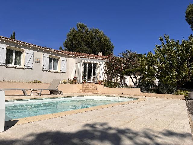 Maison &agrave; vendre &agrave;&nbsp;CARCASSONNE 11000 Aude Languedoc Roussillon France: Maison de Plain-Pied avec Piscine aux Portes de Carcassonne. Au cœur de l’un des villages les plus prisés de l’agglomération Carcassonnaise, cette élégante villa de plain-pied bénéficie d�...