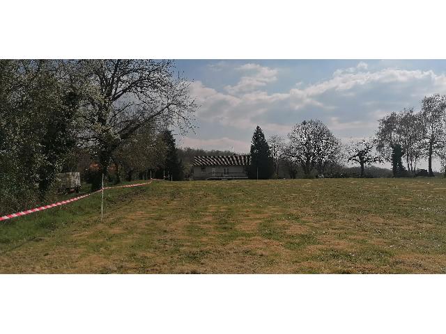 Terrain &agrave; vendre &agrave;&nbsp;SAVIGNAC-DE-NONTRON 24300 Dordogne Aquitaine France: TERRAIN CONSTRUCTIBLE - Rare sur le secteur ! Magnifique terrain constructible de 2079m2, idéalement situé au cœur de Savignac de Nontron.<br />
<br />
Le terrain bénéficie d'un emplacement privilégié, a...