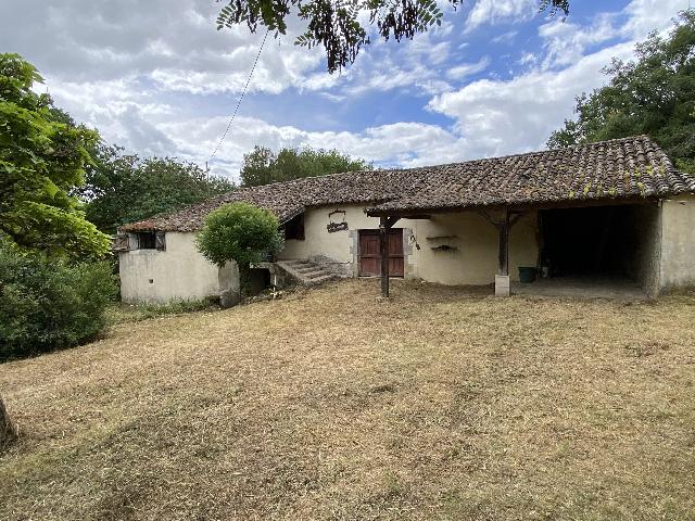 Huis te koop in&nbsp;LAUZERTE 82110 Tarn-et-Garonne Midi-Pyrénées France: Unieke renovatiekans - Traditioneel stenen huis, schuren en 1 hectare grond, Lauzerte. Genesteld in het hart van het prachtige Quercy-landschap, tussen Montaigu-de-Quercy en het beroemde middeleeuwse ...
