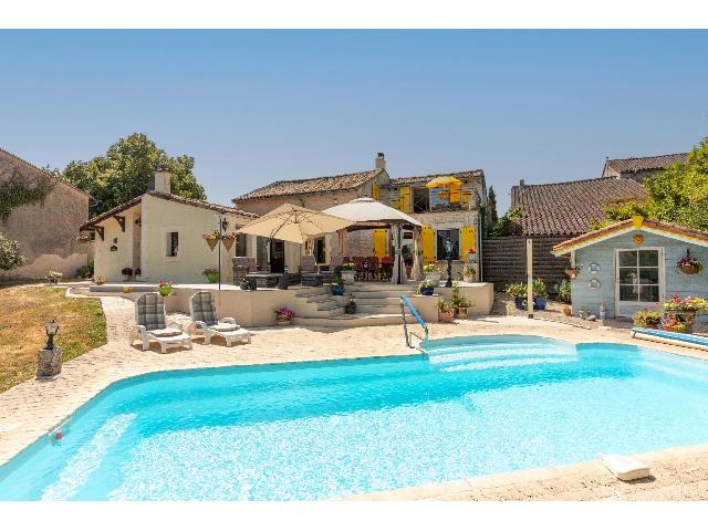 House&nbsp;for sale&nbsp;ROUILLAC 16170 Charente Poitou-Charentes France: Lovely views from this charming house. EXCLUSIVE TO BEAUX VILLAGES! Set on a hillside with views across the Charente countryside, this renovated house features beautiful private grounds and pool terra...