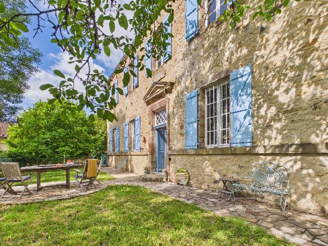 Maison&agrave; vendre &agrave;&nbsp;NAJAC 12270 Aveyron: École restaurée du Quercy à couper le souffle près de Najac, avec gîte spacieux et piscine. EN EXCLUSIVITÉ! Découvrez le charme de cette ancienne école magnifiquement restaurée, construite en...