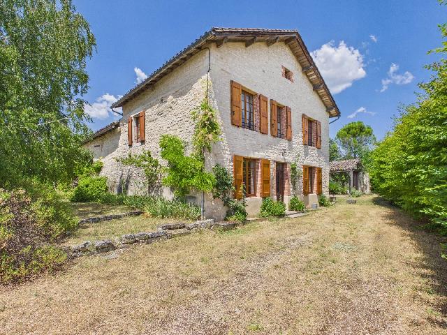 Huis te koop in&nbsp;CORDES-SUR-CIEL 81170 Tarn Midi-Pyrénées France: Twee prachtige woningen in één – karaktervol pand nabij Cordes-sur-Ciel. EXCLUSIEF BIJ BEAUX VILLAGES! Gelegen in het hart van de beroemde wijngaarden van Gaillac, tussen Cordes-sur-Ciel en Cahuza...