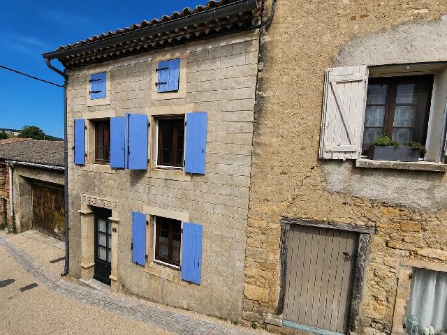 Huis te koop in&nbsp;LIMOUX 11300 Aude Languedoc Roussillon France: Charmant dorpshuis met tuin. EXCLUSIEF BIJ BEAUX VILLAGES! Dit prachtige dorpshuis uit 1877, gelegen in het hart van het schilderachtige dorp Roquetaillade, combineert op perfecte wijze een rustieke F...