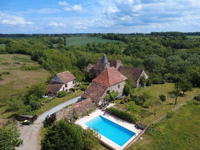 Huis te koop in&nbsp;BRIGUEIL-LE-CHANTRE 86290 Vienne Poitou-Charentes France: Een zeldzame kans om een ​​uniek kasteel met vestingkarakter te verwerven, gelegen in het hart van het departement Vienne. EXCLUSIEF AANGEBODEN DOOR BEAUX VILLAGES! Dit betoverende kasteel, gelege...