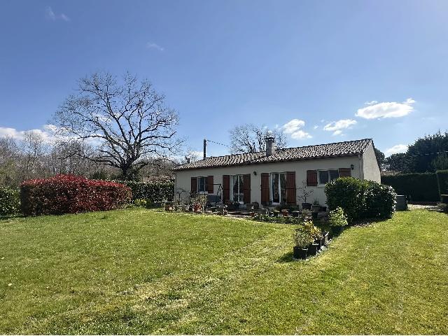 Maison&agrave; vendre &agrave;&nbsp;PUYSSERAMPION 47800 Lot-et-Garonne: Maison de 4 chambres près d'Eymet. Nichée dans un hameau paisible, à seulement quelques minutes en voiture de toutes les commodités, cette charmante propriété bénéficie d’un emplacement priv...