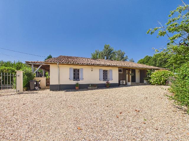 Maison&agrave; vendre &agrave;&nbsp;ALLEMANS-DU-DROPT 47800 Lot-et-Garonne: Charmante maison et maison d'amis avec piscines privées et terrasses spacieuses. Nichée dans la paisible campagne de la Dordogne, à seulement cinq minutes d'Allemans-du-Dropt et à dix minutes de l...