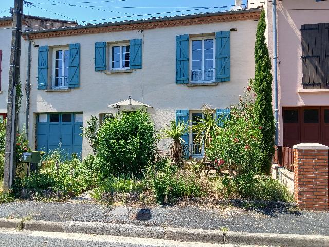 Huis te koop in&nbsp;ALBI 81000 Tarn Midi-Pyrénées France: Uitzonderlijke woning aan de rivier met privétoegang tot de Tarn in Albi. EXCLUSIEF AANGEBODEN DOOR BEAUX VILLAGES! Een zeldzame kans op een van de meest gewilde locaties van Albi.<br />
<br />
Deze woning van...