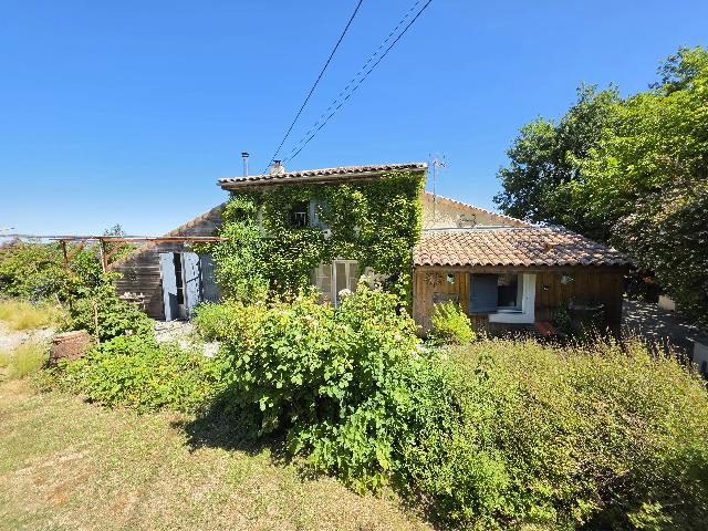 Haus zu verkaufen in&nbsp;PRAYSSAS 47360 Lot-et-Garonne Aquitaine Frankreich: Charaktervolles Anwesen aus Stein mit renovierter Windmühle und 3,1 Hektar Land bei Prayssas, Lot-et-Garonne. Am Ende einer langen Privatauffahrt in der friedlichen Landschaft von Lot-et-Garonne gele...