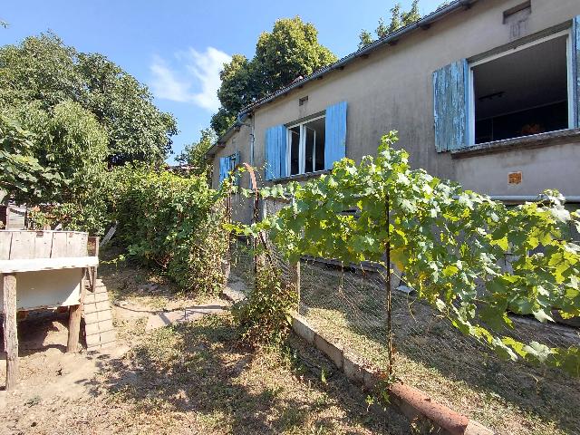Huis te koop in&nbsp;SAINT-CHRISTOPHE 81190 Tarn Midi-Pyrénées France: Stenen boerderij in Saint-Christophe – Geen buren, schuur, bijgebouwen en grond. EXCLUSIEF BIJ BEAUX VILLAGES! Bent u op zoek naar een stenen boerderij in Saint-Christophe die volledige privacy, bij...