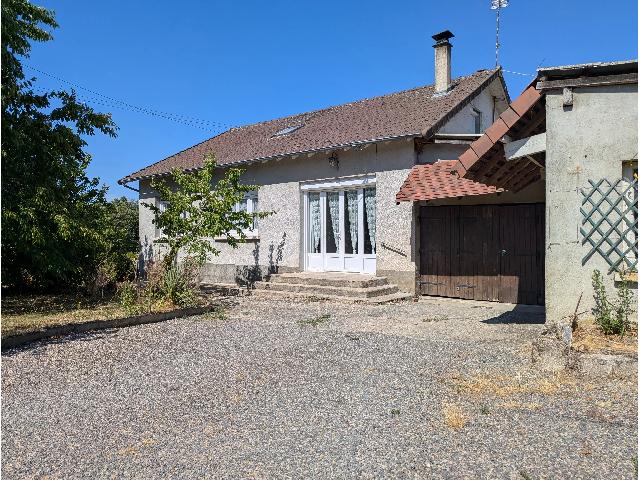 Huis te koop in&nbsp;SAINT-SULPICE-LES-FEUILLES 87160 Haute-Vienne Limousin Frankrijk: Een heerlijke, lichte woning op slechts enkele minuten van Saint-Sulpice-les-Feuilles. EXCLUSIEF AANBOD VAN BEAUX VILLAGES! Deze bijzonder aangename woning biedt een zonnige leefruimte en een grote tu...