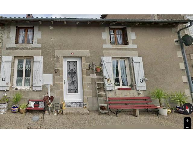 Huis te koop in&nbsp;BRILLAC 16500 Charente Poitou-Charentes France: Charmant huis met 2 slaapkamers in een dorpskern. EXCLUSIEF BIJ BEAUX VILLAGES! Dit charmante huis is ideaal als onderhoudsvriendelijke vakantiewoning of als praktische permanente woning, gelegen in h...