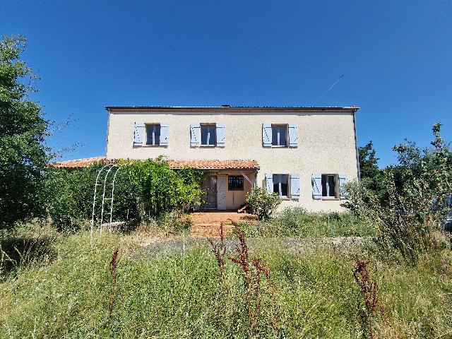 Haus zu verkaufen in&nbsp;LA SAUVETAT-SUR-LÈDE 47150 Lot-et-Garonne Aquitaine Frankreich: Geräumiges Einfamilienhaus auf dem Land zwischen Monflanquin und Villeneuve-sur-Lot. Gelegen in der ruhigen Landschaft zwischen Monflanquin und Villeneuve-sur-Lot, bietet dieses großzügige Haus vie...
